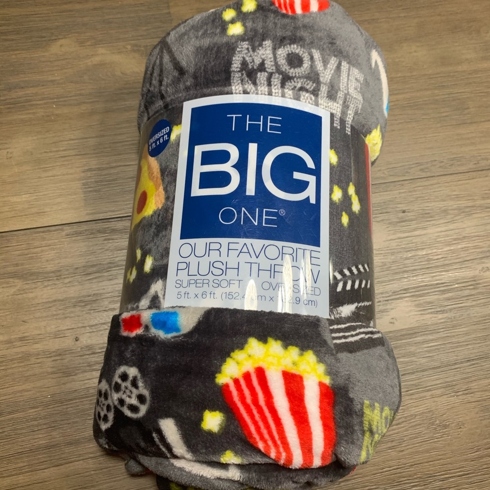 NWT Oversized Plush Blanket